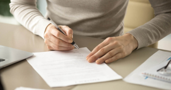 event planner signing contract for future event